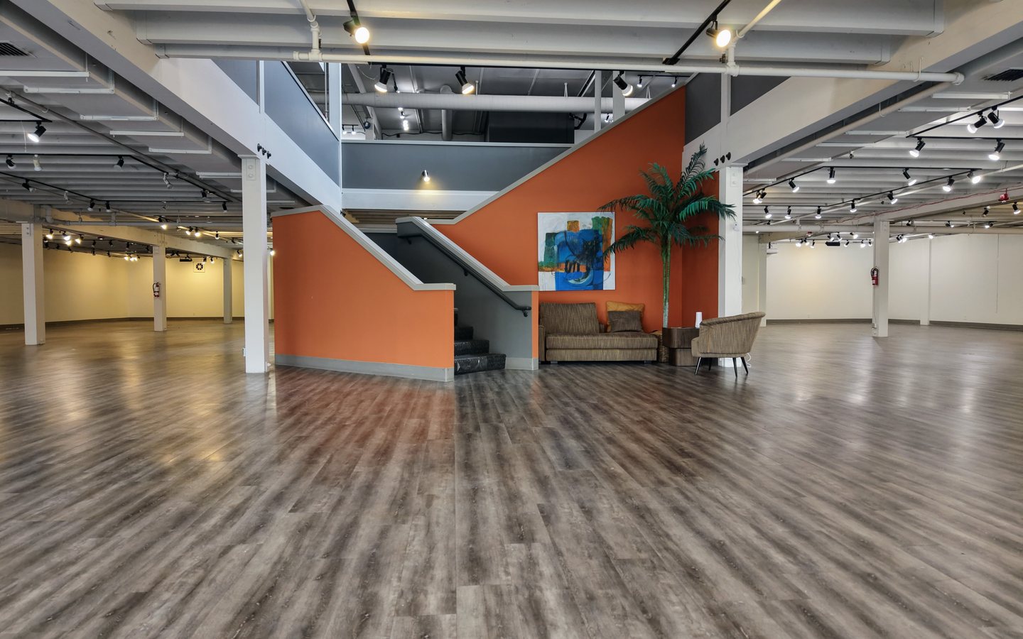 Southcenter Parkway Freestanding Retail/Flex/Showroom photo 2