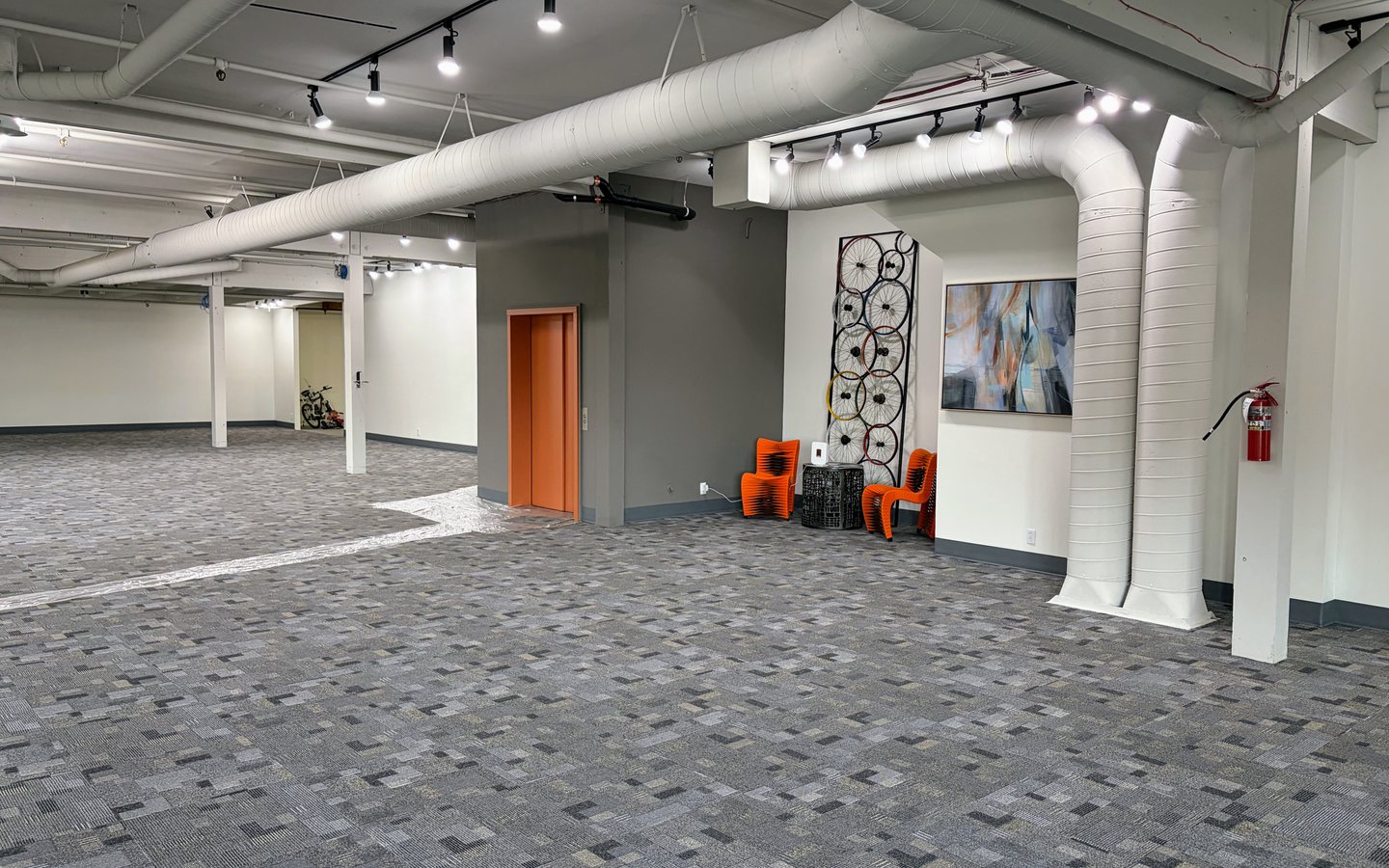 Southcenter Parkway Freestanding Retail/Flex/Showroom photo 5