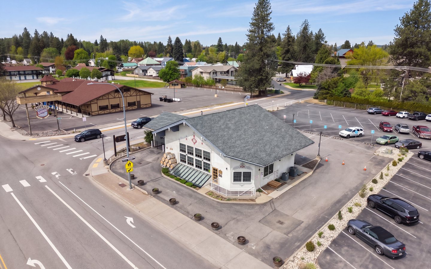 Former Bank Branch with Drive Thru Receivership Sale photo 4