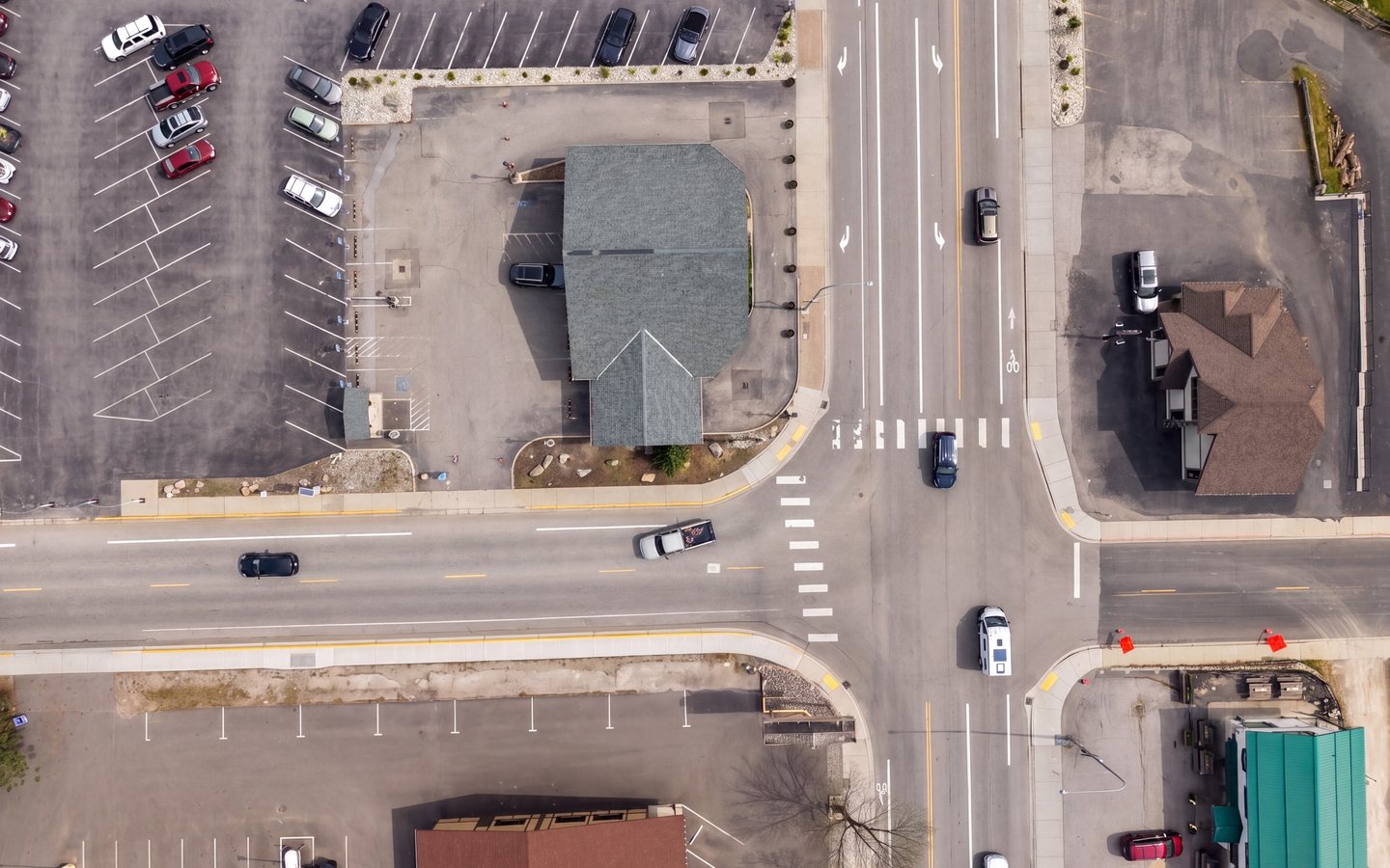 Former Bank Branch with Drive Thru Receivership Sale photo 6