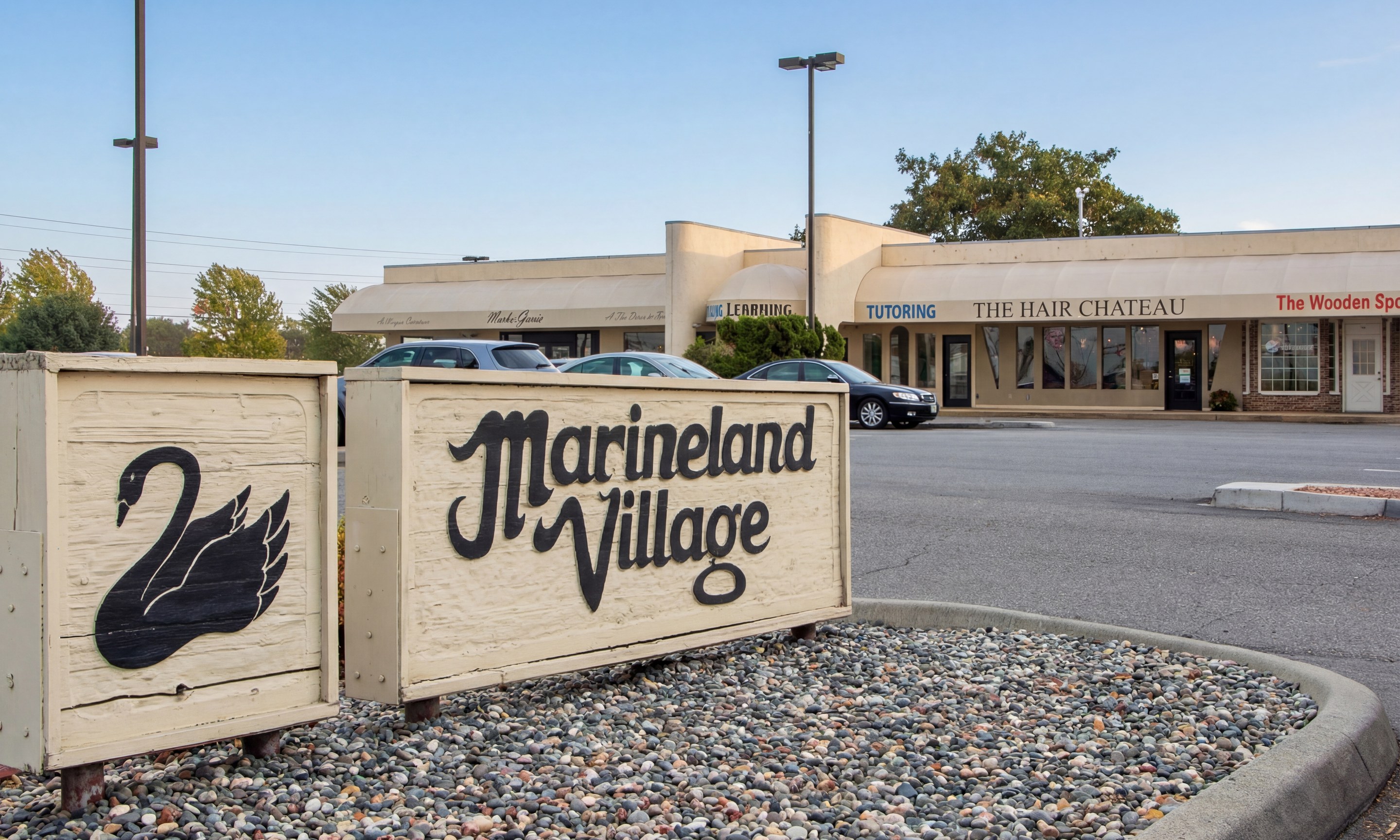 Marineland Retail Center